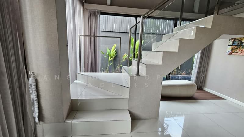 Townhouse in Ekkamai with private pool, Bangkok, Khlong Tan Nua, Watthana, Bangkok, 3 Bedrooms, 450 sqm, Townhouse For Rent, by BANGKOK PROPERTY AGENTS, 500472320 - DDproperty.com