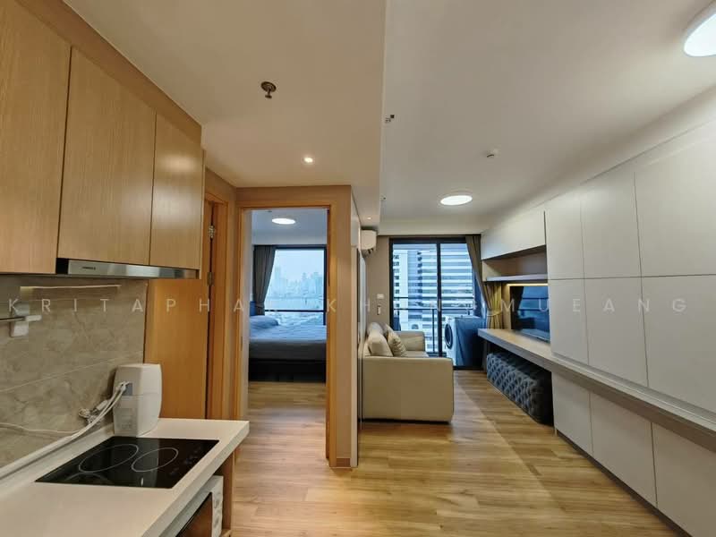 Regal Sathon-Naradhiwas, Bangkok, Naradhiwas Rajanagarindra Road, Thung Maha Mek, Sathon, Bangkok, 1 Bedroom, 33 sqm, Condo For Rent, by Kritaphak Khongmueang, 500472373 - DDproperty.com