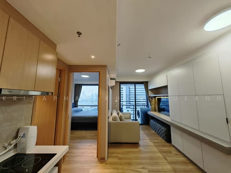 Regal Sathon-Naradhiwas, Bangkok, Naradhiwas Rajanagarindra Road, Thung Maha Mek, Sathon, Bangkok, 1 Bedroom, 33 sqm, Condo For Rent, by Kritaphak Khongmueang, 500472373 - DDproperty.com