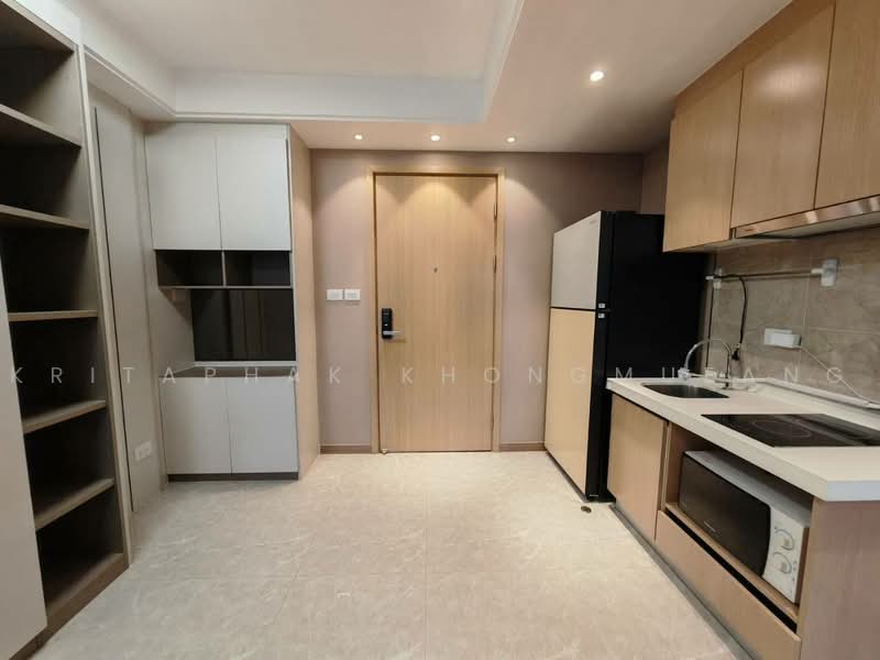 Regal Sathon-Naradhiwas, Bangkok, Naradhiwas Rajanagarindra Road, Thung Maha Mek, Sathon, Bangkok, 1 Bedroom, 33 sqm, Condo For Rent, by Kritaphak Khongmueang, 500472373 - DDproperty.com
