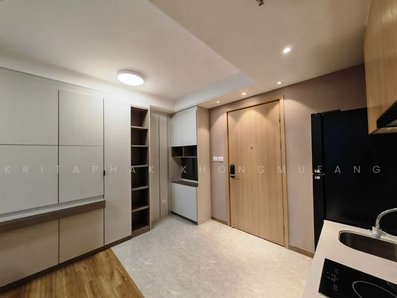 Regal Sathon-Naradhiwas, Bangkok, Naradhiwas Rajanagarindra Road, Thung Maha Mek, Sathon, Bangkok, 1 Bedroom, 33 sqm, Condo For Rent, by Kritaphak Khongmueang, 500472373 - DDproperty.com