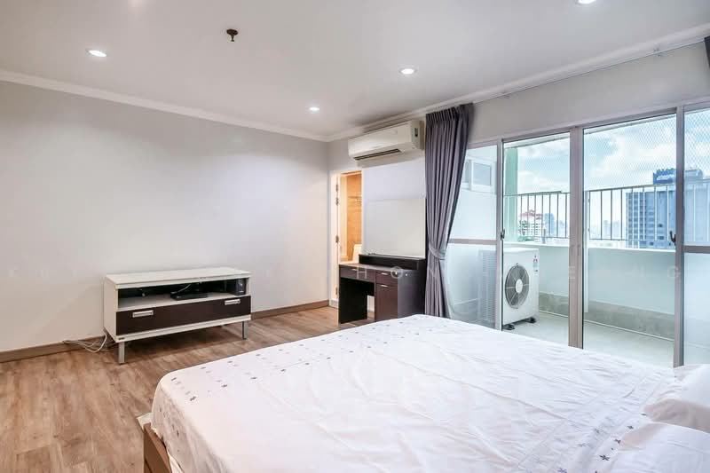 Fifty Fifth Tower, Bangkok, 84 Soi Sukhumvit 55, Sukhumvit Road, Khlong Tan Nua, Watthana, Bangkok, 3 Bedrooms, 223 sqm, Condo For Rent, by Kritaphak Khongmueang, 500472382 - DDproperty.com