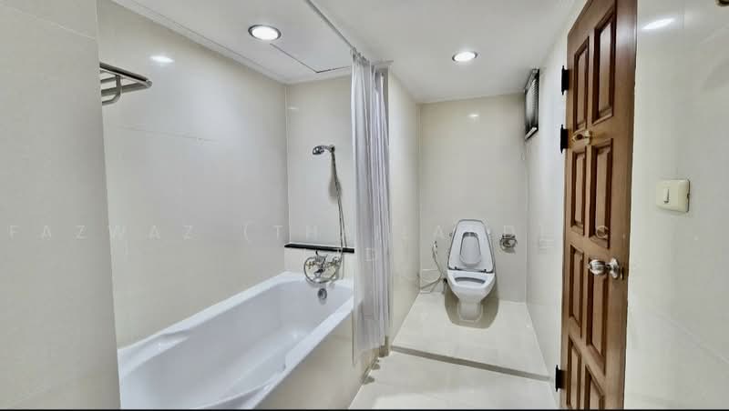 Centre Point Residence Phromphong, Bangkok, Soi Sukhumvit 39, Khlong Tan Nua, Watthana, Bangkok, 4 Bedrooms, 325 sqm, Condo For Rent, by Fazwaz (Thailand) Co., Ltd., 500472401 - DDproperty.com