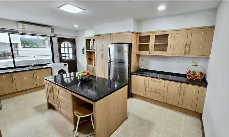 Centre Point Residence Phromphong, Bangkok, Soi Sukhumvit 39, Khlong Tan Nua, Watthana, Bangkok, 4 Bedrooms, 325 sqm, Condo For Rent, by Fazwaz (Thailand) Co., Ltd., 500472401 - DDproperty.com
