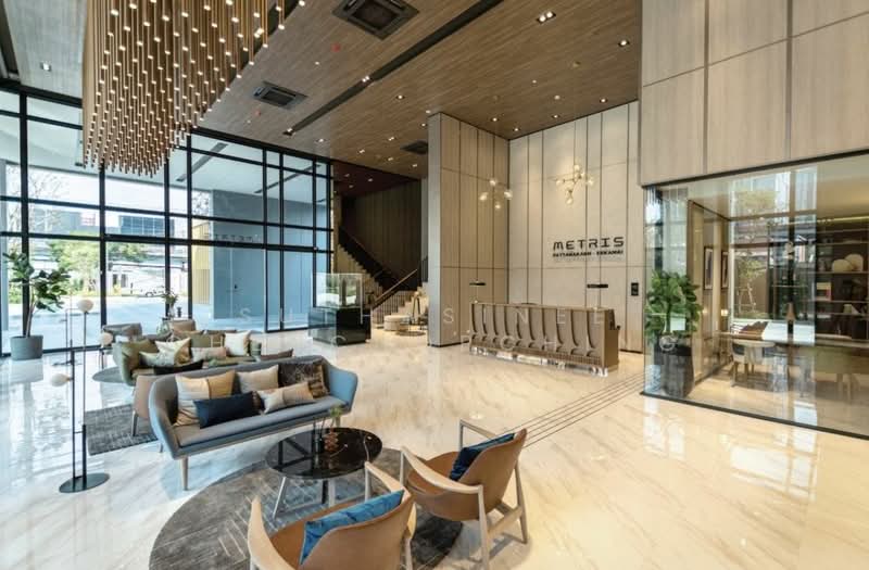 Metris Pattanakarn-Ekkamai, Bangkok, 486 Phatthanakan Road, Suan Luang, Bangkok, 1 Bedroom, 31 sqm, Condo For Sale, by Suthasinee Chenchopching, 500472402 - DDproperty.com
