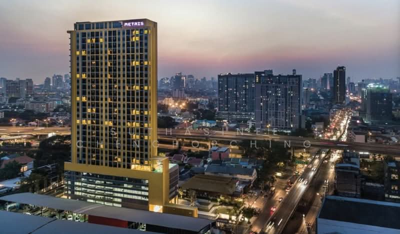 Metris Pattanakarn-Ekkamai, Bangkok, 486 Phatthanakan Road, Suan Luang, Bangkok, 1 Bedroom, 31 sqm, Condo For Sale, by Suthasinee Chenchopching, 500472402 - DDproperty.com