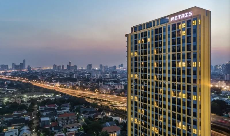 Metris Pattanakarn-Ekkamai, Bangkok, 486 Phatthanakan Road, Suan Luang, Bangkok, 1 Bedroom, 31 sqm, Condo For Sale, by Suthasinee Chenchopching, 500472402 - DDproperty.com