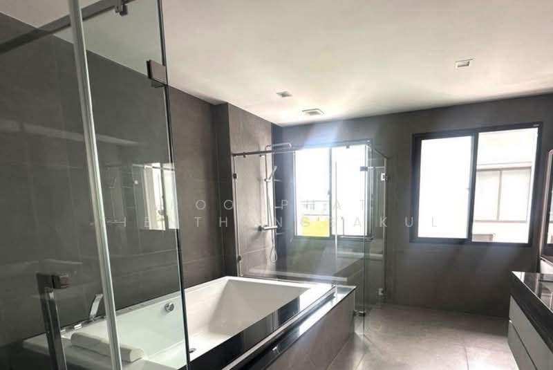 Grand Bangkok Boulevard Bangna-Onnut, Bangkok, Sukhaphiban 2 Road, Dok Mai, Prawet, Bangkok, 4 Bedrooms, 573 sqm, Single Detached House For Sale, by Poomphat Tienthongsakul, 500472424 - DDproperty.com