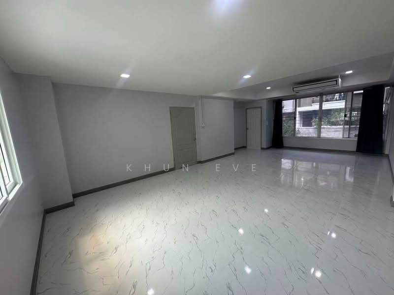Home office for rent in Lat Phrao 80 company registration allowed ( SPSEVE2200 ), Bangkok, ลาดพร้าว 80, Wang Thonglang, Wang Thonglang, Bangkok, , 320 sqm, Shophouse For Rent, by Khun EVE, 500472442 - DDproperty.com