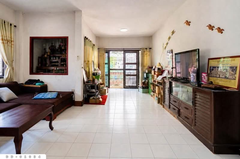 Detached house, Sahakon Nikhom Village, Soi 9, Mae Jo, San Sai, Chiang Mai. DD-01034, Chiang Mai, Pa Phai, San Sai, Chiang Mai, 5 Bedrooms, 230 sqm, Single Detached House For Sale, by Benchawarin Pakkawetppisit, 500472454 - DDproperty.com
