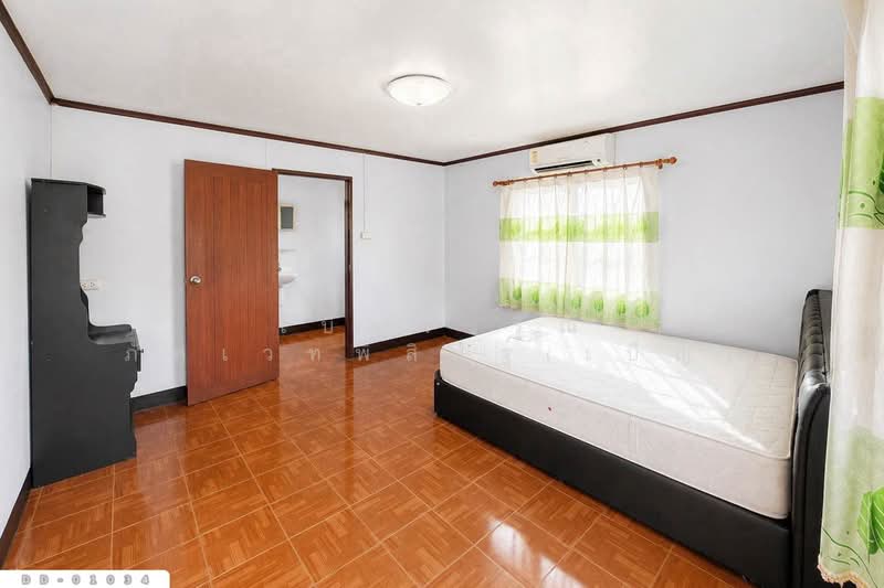 Detached house, Sahakon Nikhom Village, Soi 9, Mae Jo, San Sai, Chiang Mai. DD-01034, Chiang Mai, Pa Phai, San Sai, Chiang Mai, 5 Bedrooms, 230 sqm, Single Detached House For Sale, by Benchawarin Pakkawetppisit, 500472454 - DDproperty.com