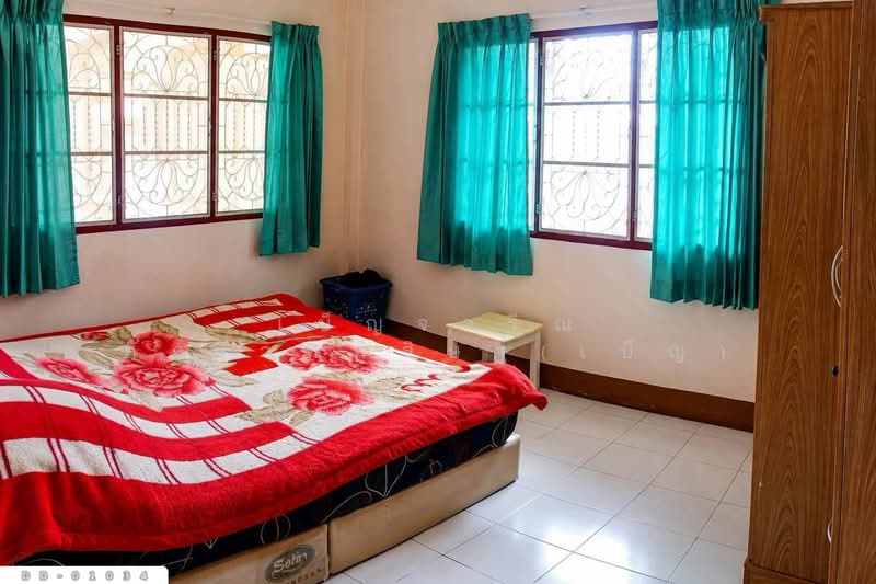 Detached house, Sahakon Nikhom Village, Soi 9, Mae Jo, San Sai, Chiang Mai. DD-01034, Chiang Mai, Pa Phai, San Sai, Chiang Mai, 5 Bedrooms, 230 sqm, Single Detached House For Sale, by Benchawarin Pakkawetppisit, 500472454 - DDproperty.com