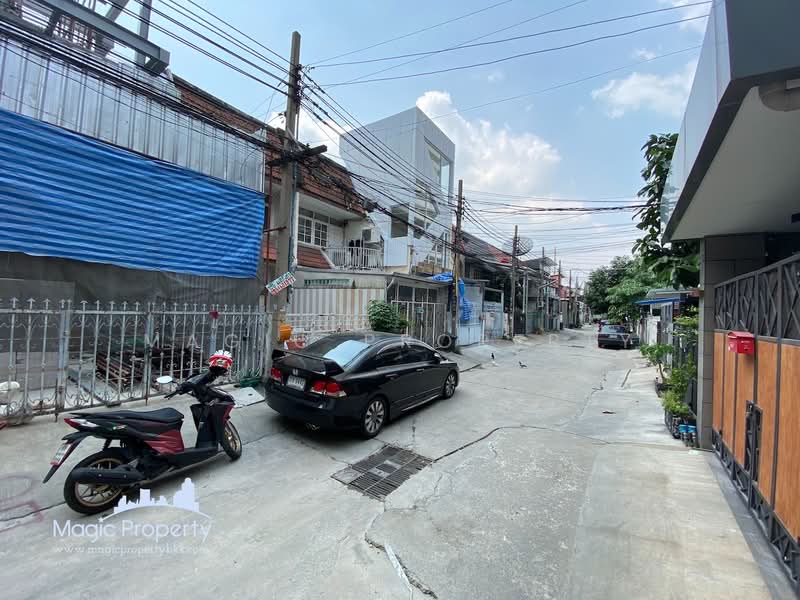 2 Storey Townhouse at Sukhumvit 16, Bangkok, Khlong Toei, Bangkok, 2 Bedrooms, 140 sqm, Townhouse For Rent, by Magic Property, 500472527 - DDproperty.com
