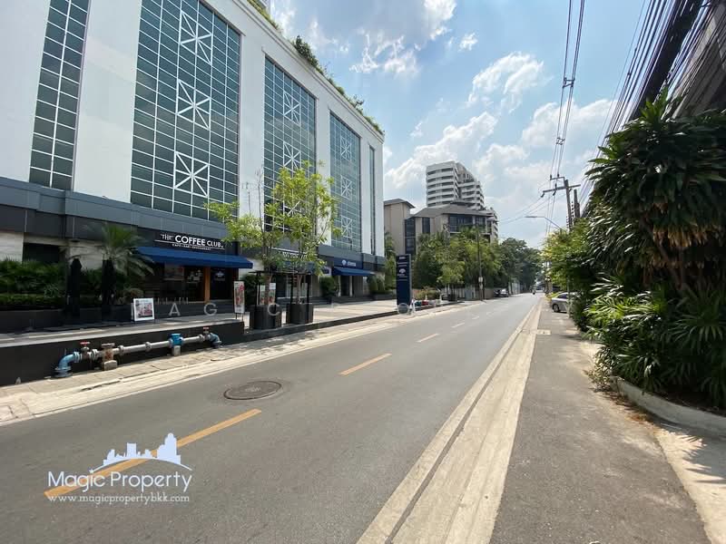 2 Storey Townhouse at Sukhumvit 16, Bangkok, Khlong Toei, Bangkok, 2 Bedrooms, 140 sqm, Townhouse For Rent, by Magic Property, 500472527 - DDproperty.com