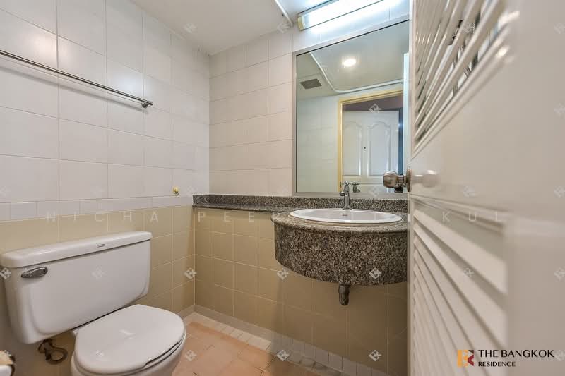 Navin Court, Bangkok, 63 Soi Ruamrudee 3, Lumphini, Pathum Wan, Bangkok, 2 Bedrooms, 69 sqm, Condo For Rent, by Nicha Peerakittikul, 500472562 - DDproperty.com