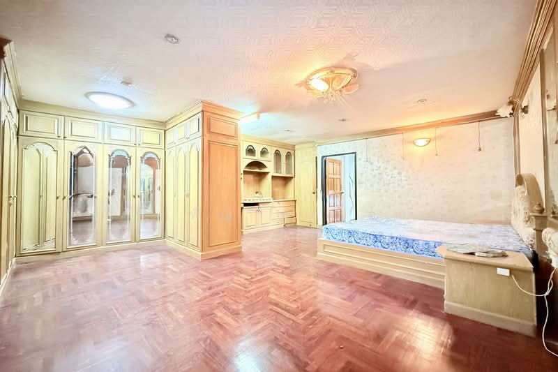 ตึกแถว อิสรภาพ 13 แขวงหิรัญรูจี เขตธนบุรี กรุงเทพมหานคร, Bangkok, Hi Runruche, Thon Buri, Bangkok, 4 Bedrooms, 150 sqm, Townhouse For Sale, by ศิริเพ็ญ ทองอ่อน, 500472603 - DDproperty.com