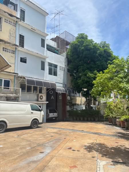 ขายอาคารพาณิชย์ 3 คูหา ติดกัน ทำเลทอง หน้าศาลากลางชลบุรี, Chon Buri (Pattaya), , Bang Pla Soi, Muang Chon Buri, Chon Buri (Pattaya), , 720 sqm, Shophouse For Sale, by Pronthip Wattanasatiengul, 500472615 - DDproperty.com