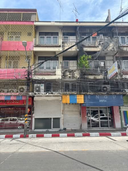 ขายอาคารพาณิชย์ 3 คูหา ติดกัน ทำเลทอง หน้าศาลากลางชลบุรี, Chon Buri (Pattaya), , Bang Pla Soi, Muang Chon Buri, Chon Buri (Pattaya), , 720 sqm, Shophouse For Sale, by Pronthip Wattanasatiengul, 500472615 - DDproperty.com