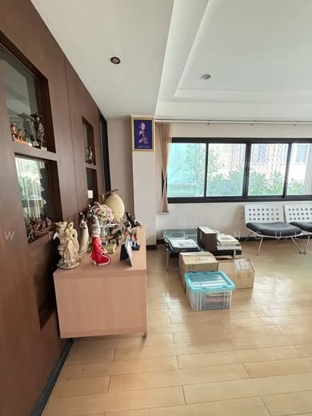 ขายอาคารพาณิชย์ 3 คูหา ติดกัน ทำเลทอง หน้าศาลากลางชลบุรี, Chon Buri (Pattaya), , Bang Pla Soi, Muang Chon Buri, Chon Buri (Pattaya), , 720 sqm, Shophouse For Sale, by Pronthip Wattanasatiengul, 500472615 - DDproperty.com