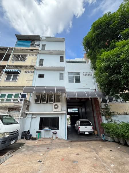 ขายอาคารพาณิชย์ 3 คูหา ติดกัน ทำเลทอง หน้าศาลากลางชลบุรี, Chon Buri (Pattaya), , Bang Pla Soi, Muang Chon Buri, Chon Buri (Pattaya), , 720 sqm, Shophouse For Sale, by Pronthip Wattanasatiengul, 500472615 - DDproperty.com