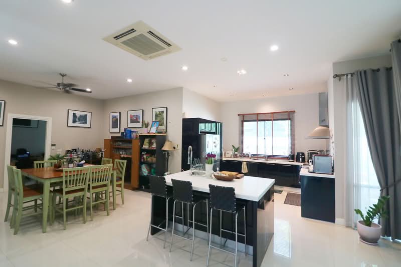 Muang Udon Thani, Udon Thani, Mak Khaeng, Muang Udon Thani, Udon Thani, 3 Bedrooms, 307 sqm, Single Detached House For Sale, by วีรภัทรา ดาร์เปอร์, 500472634 - DDproperty.com