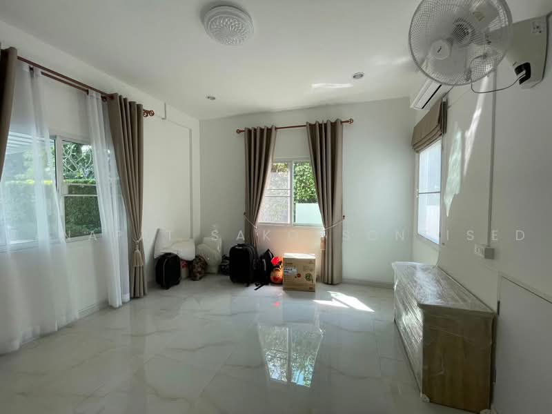 Mantana Lake Watcharapol, Bangkok, Sukhaphiban 5 Road, O-Ngoen, Sai Mai, Bangkok, 4 Bedrooms, 220 sqm, Single Detached House For Sale, by Tanapat Sakonsontised, 500472639 - DDproperty.com