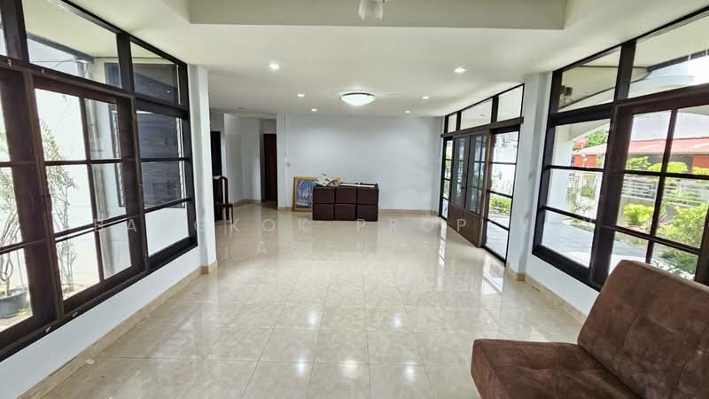 House in soi Sukhumvit 50, กรุงเทพ, บางจาก, พระโขนง, กรุงเทพ, 300 ตร.ม., บ้านเดี่ยว ให้เช่า, โดย BANGKOK PROPERTY AGENTS, 500472678 - DDproperty.com