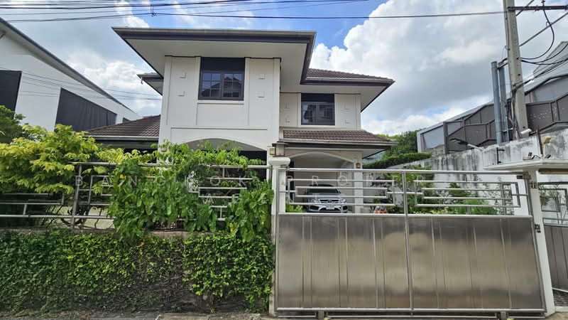 House in soi Sukhumvit 50, Bangkok, Bang Chak, Phra Khanong, Bangkok, 3 Bedrooms, 300 sqm, Single Detached House For Rent, by BANGKOK PROPERTY AGENTS, 500472678 - DDproperty.com