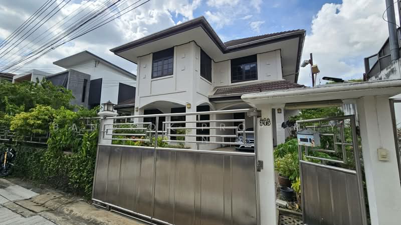 House in soi Sukhumvit 50, Bangkok, Bang Chak, Phra Khanong, Bangkok, 3 Bedrooms, 300 sqm, Single Detached House For Rent, by BANGKOK PROPERTY AGENTS, 500472678 - DDproperty.com
