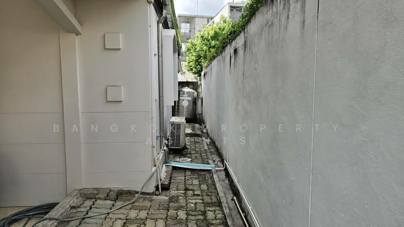 House in soi Sukhumvit 50, กรุงเทพ, บางจาก, พระโขนง, กรุงเทพ, 300 ตร.ม., บ้านเดี่ยว ให้เช่า, โดย BANGKOK PROPERTY AGENTS, 500472678 - DDproperty.com