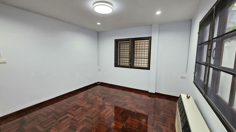 House in soi Sukhumvit 50, กรุงเทพ, บางจาก, พระโขนง, กรุงเทพ, 300 ตร.ม., บ้านเดี่ยว ให้เช่า, โดย BANGKOK PROPERTY AGENTS, 500472678 - DDproperty.com