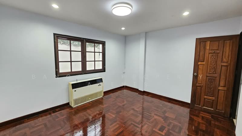 House in soi Sukhumvit 50, กรุงเทพ, บางจาก, พระโขนง, กรุงเทพ, 300 ตร.ม., บ้านเดี่ยว ให้เช่า, โดย BANGKOK PROPERTY AGENTS, 500472678 - DDproperty.com