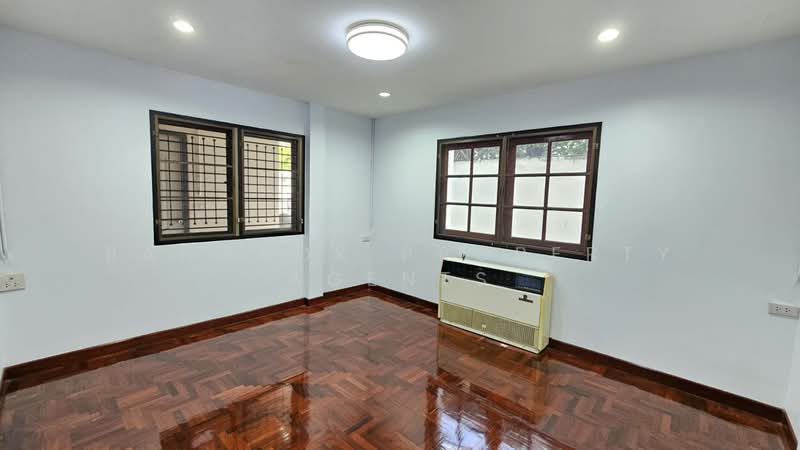 House in soi Sukhumvit 50, กรุงเทพ, บางจาก, พระโขนง, กรุงเทพ, 300 ตร.ม., บ้านเดี่ยว ให้เช่า, โดย BANGKOK PROPERTY AGENTS, 500472678 - DDproperty.com