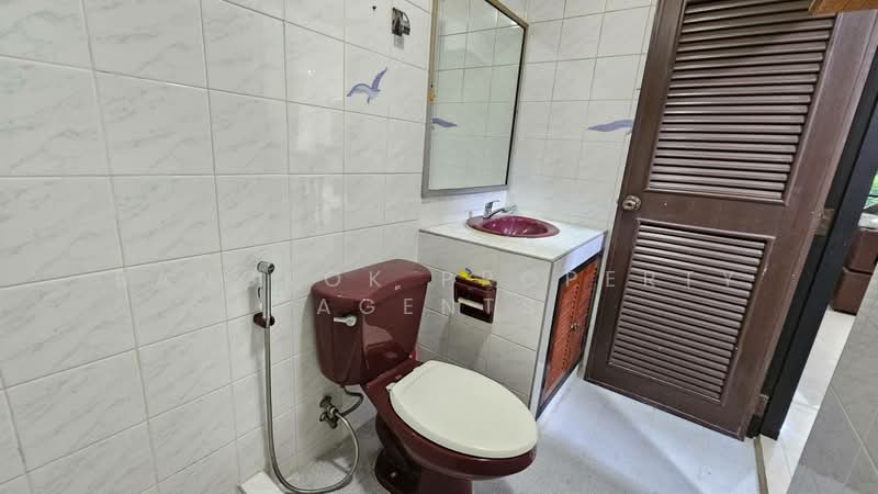 House in soi Sukhumvit 50, Bangkok, Bang Chak, Phra Khanong, Bangkok, 3 Bedrooms, 300 sqm, Single Detached House For Rent, by BANGKOK PROPERTY AGENTS, 500472678 - DDproperty.com