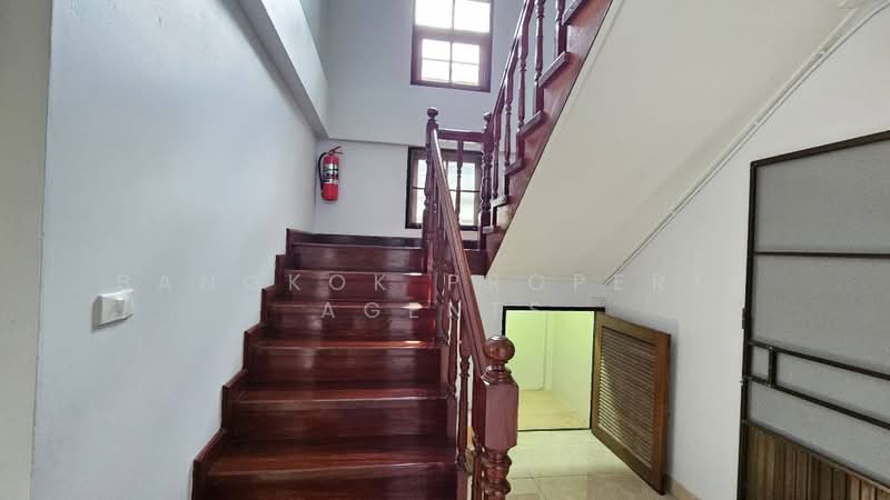 House in soi Sukhumvit 50, Bangkok, Bang Chak, Phra Khanong, Bangkok, 3 Bedrooms, 300 sqm, Single Detached House For Rent, by BANGKOK PROPERTY AGENTS, 500472678 - DDproperty.com