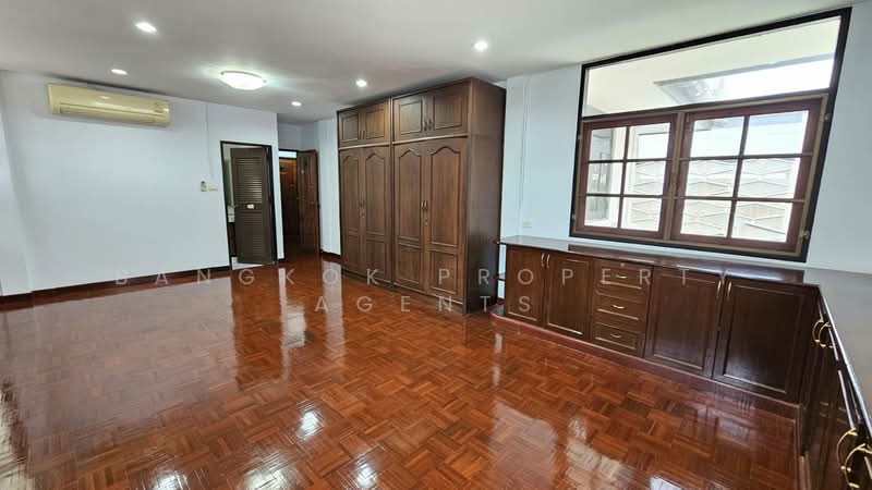 House in soi Sukhumvit 50, Bangkok, Bang Chak, Phra Khanong, Bangkok, 3 Bedrooms, 300 sqm, Single Detached House For Rent, by BANGKOK PROPERTY AGENTS, 500472678 - DDproperty.com