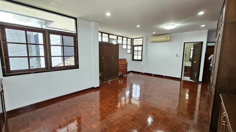 House in soi Sukhumvit 50, กรุงเทพ, บางจาก, พระโขนง, กรุงเทพ, 300 ตร.ม., บ้านเดี่ยว ให้เช่า, โดย BANGKOK PROPERTY AGENTS, 500472678 - DDproperty.com