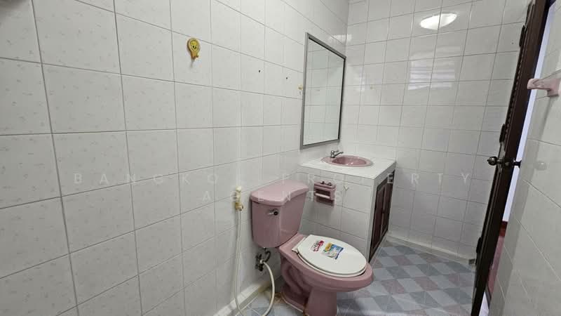 House in soi Sukhumvit 50, Bangkok, Bang Chak, Phra Khanong, Bangkok, 3 Bedrooms, 300 sqm, Single Detached House For Rent, by BANGKOK PROPERTY AGENTS, 500472678 - DDproperty.com