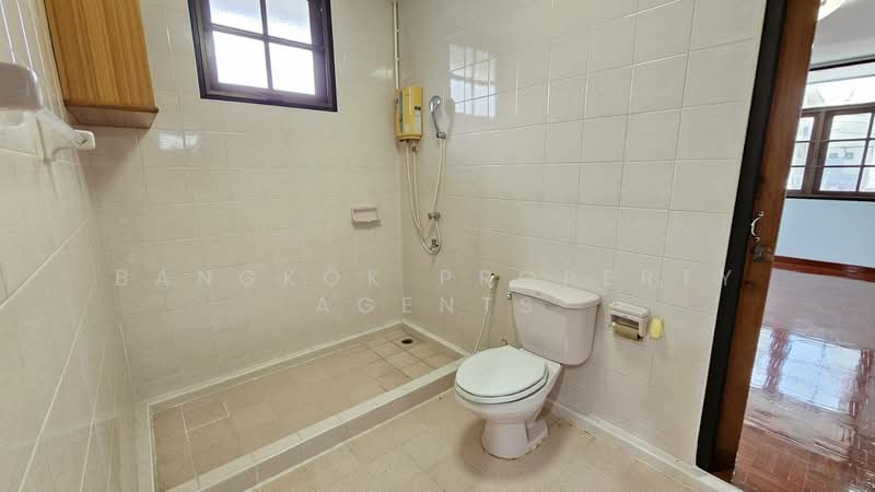 House in soi Sukhumvit 50, กรุงเทพ, บางจาก, พระโขนง, กรุงเทพ, 300 ตร.ม., บ้านเดี่ยว ให้เช่า, โดย BANGKOK PROPERTY AGENTS, 500472678 - DDproperty.com