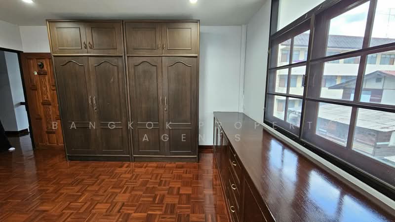 House in soi Sukhumvit 50, กรุงเทพ, บางจาก, พระโขนง, กรุงเทพ, 300 ตร.ม., บ้านเดี่ยว ให้เช่า, โดย BANGKOK PROPERTY AGENTS, 500472678 - DDproperty.com