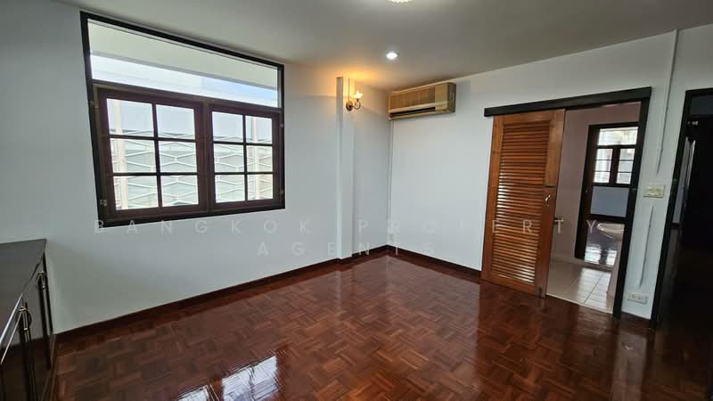 House in soi Sukhumvit 50, กรุงเทพ, บางจาก, พระโขนง, กรุงเทพ, 300 ตร.ม., บ้านเดี่ยว ให้เช่า, โดย BANGKOK PROPERTY AGENTS, 500472678 - DDproperty.com
