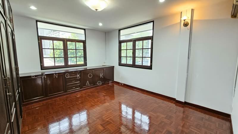House in soi Sukhumvit 50, กรุงเทพ, บางจาก, พระโขนง, กรุงเทพ, 300 ตร.ม., บ้านเดี่ยว ให้เช่า, โดย BANGKOK PROPERTY AGENTS, 500472678 - DDproperty.com
