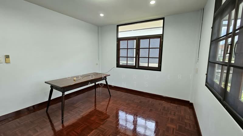 House in soi Sukhumvit 50, Bangkok, Bang Chak, Phra Khanong, Bangkok, 3 Bedrooms, 300 sqm, Single Detached House For Rent, by BANGKOK PROPERTY AGENTS, 500472678 - DDproperty.com