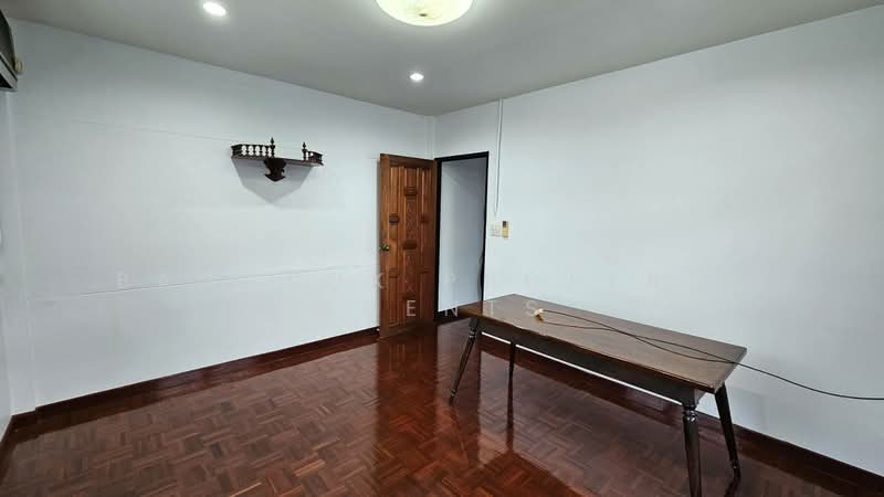 House in soi Sukhumvit 50, กรุงเทพ, บางจาก, พระโขนง, กรุงเทพ, 300 ตร.ม., บ้านเดี่ยว ให้เช่า, โดย BANGKOK PROPERTY AGENTS, 500472678 - DDproperty.com