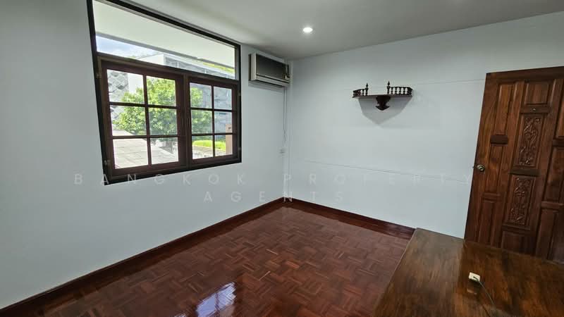 House in soi Sukhumvit 50, กรุงเทพ, บางจาก, พระโขนง, กรุงเทพ, 300 ตร.ม., บ้านเดี่ยว ให้เช่า, โดย BANGKOK PROPERTY AGENTS, 500472678 - DDproperty.com