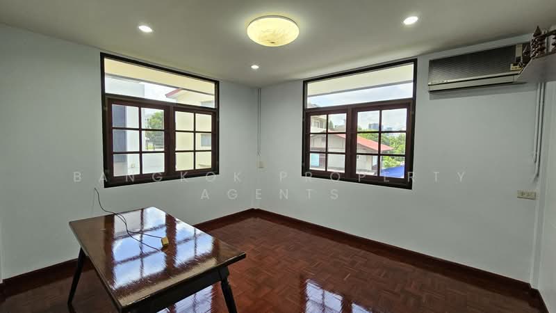 House in soi Sukhumvit 50, กรุงเทพ, บางจาก, พระโขนง, กรุงเทพ, 300 ตร.ม., บ้านเดี่ยว ให้เช่า, โดย BANGKOK PROPERTY AGENTS, 500472678 - DDproperty.com
