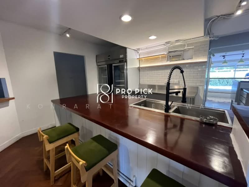For Rent Retail 2-storey BTS Ekkamai Sukhumvit Watthana Bangkok PP-00525, Bangkok, สุขุมวิท, Khlong Tan Nua, Watthana, Bangkok, , 140 sqm, Business For Rent, by Konrarat Deesawat, 500472742 - DDproperty.com