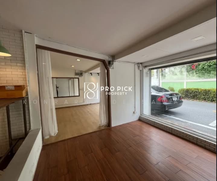 For Rent Retail 2-storey BTS Ekkamai Sukhumvit Watthana Bangkok PP-00525, Bangkok, สุขุมวิท, Khlong Tan Nua, Watthana, Bangkok, , 140 sqm, Business For Rent, by Konrarat Deesawat, 500472742 - DDproperty.com