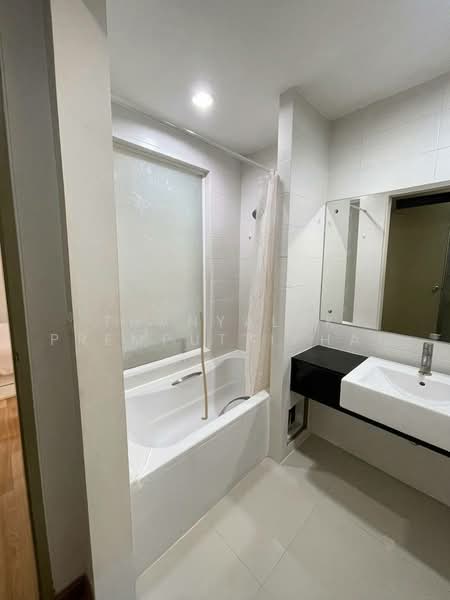 IDEO Ratchada-Huaikwang, Bangkok, 62 Pracharajbumpen Road, Huai Khwang, Bangkok, 1 Bedroom, 35 sqm, Condo For Sale, by Thanyalak Premputtiphan, 500472767 - DDproperty.com