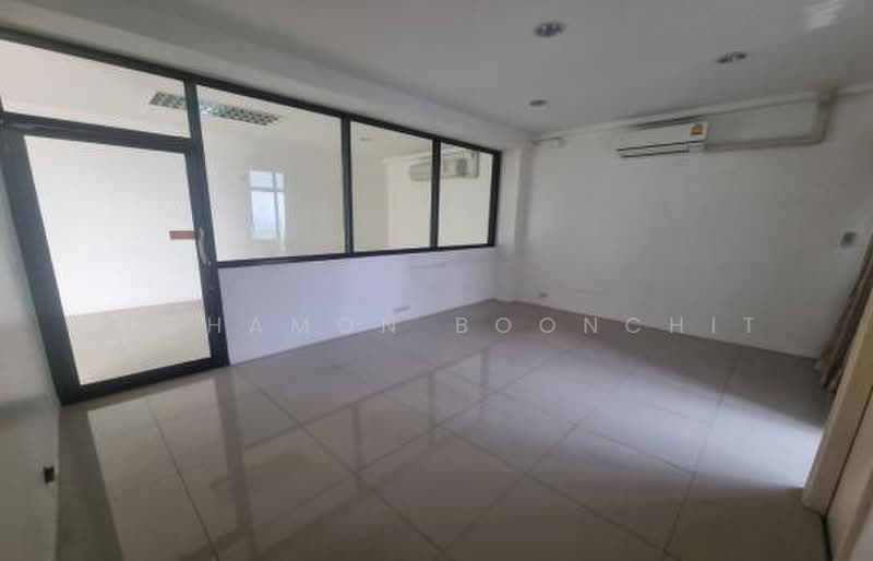 Thairong Tower, Bangkok, Phatthanakan Road, Suan Luang, Bangkok, 1 Bedroom, 84 sqm, Condo For Sale, by Pichamon Boonchit, 500472785 - DDproperty.com